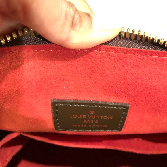 Like NEW! Louis Vuitton handbag! - Picture 4 of 6